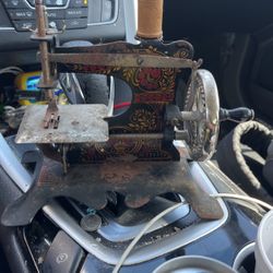 1954 vintage sewing machine