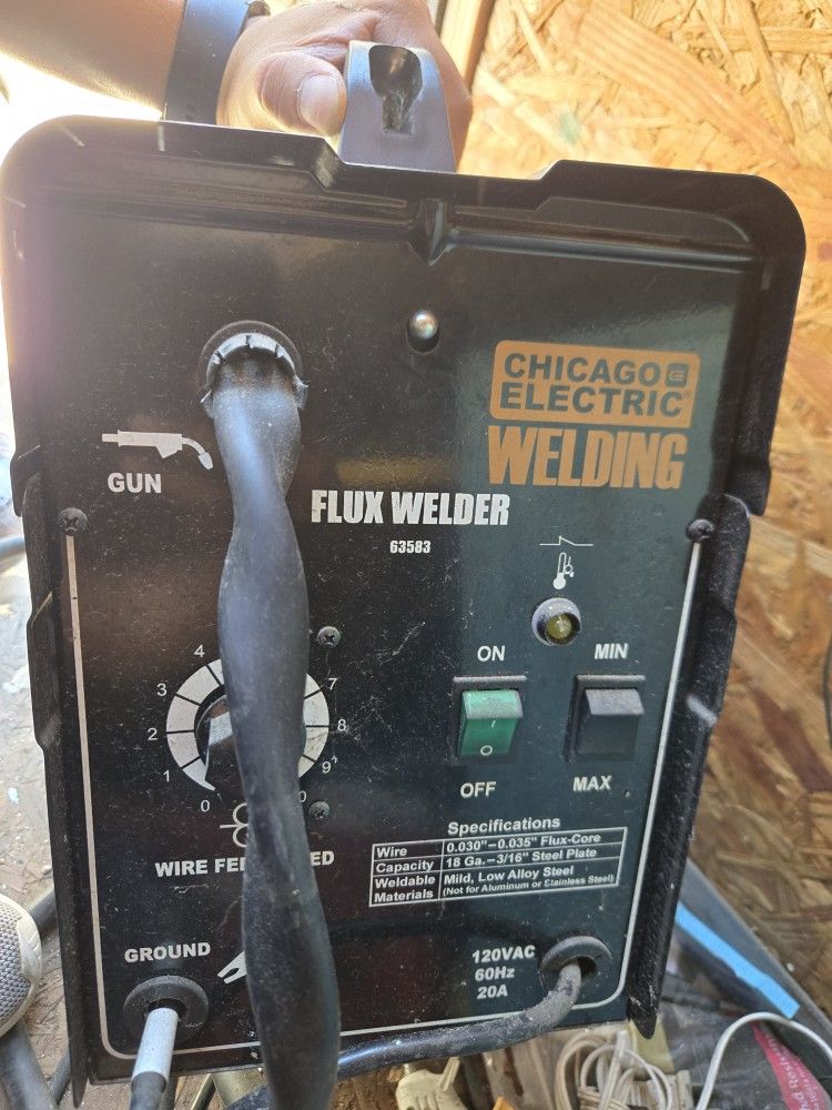 Chicago Electric Flux 125 Welder