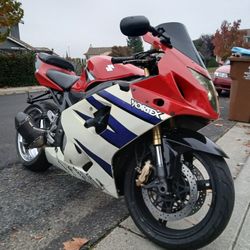 2003 GSXR 750
