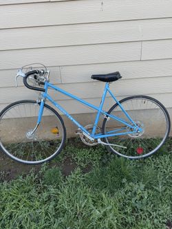 Vintage 1978 Opaque Blue Schwinn Le Tour III (3) 10 Speed 25" Frame