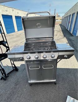 New stainless steel 4 burner grill