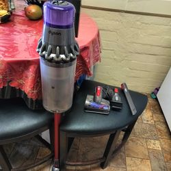 Dyson Cordless Vacuum Cleaner Comes With Attachments