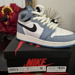 Air Jordan 1 Retro High OG Size 5 University Blue