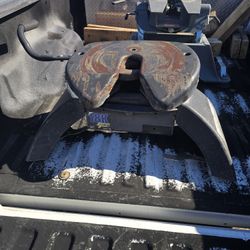 Reese 18k  fifth wheel for Puck System 