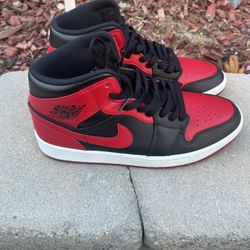 Air Jordan 1 Mid Banned Size 9.5 Mens
