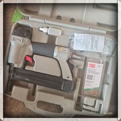 Porter Cable BN125A 18Ga. 5/8- 1 1/4" Pneumatic Air Brad Nailer Gun Kit