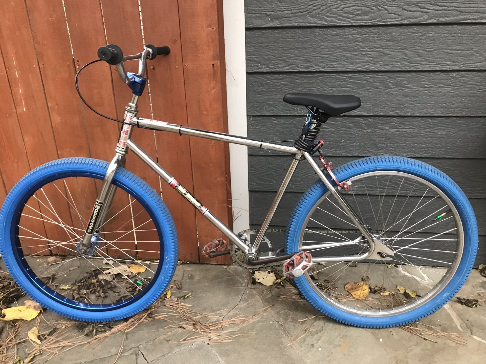 80s Mongoose Kos Kuriser 26’.