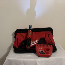Ratchet Milwaukee M12