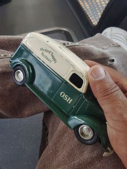 Vintage bank toy car$40 cash