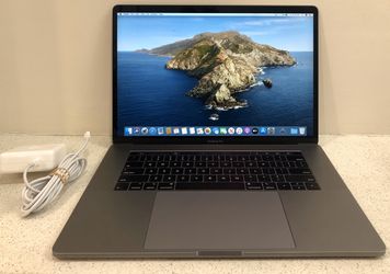 MacBook Pro 15” Touch Bar (mid 2018) intel core i7 512GB SSD