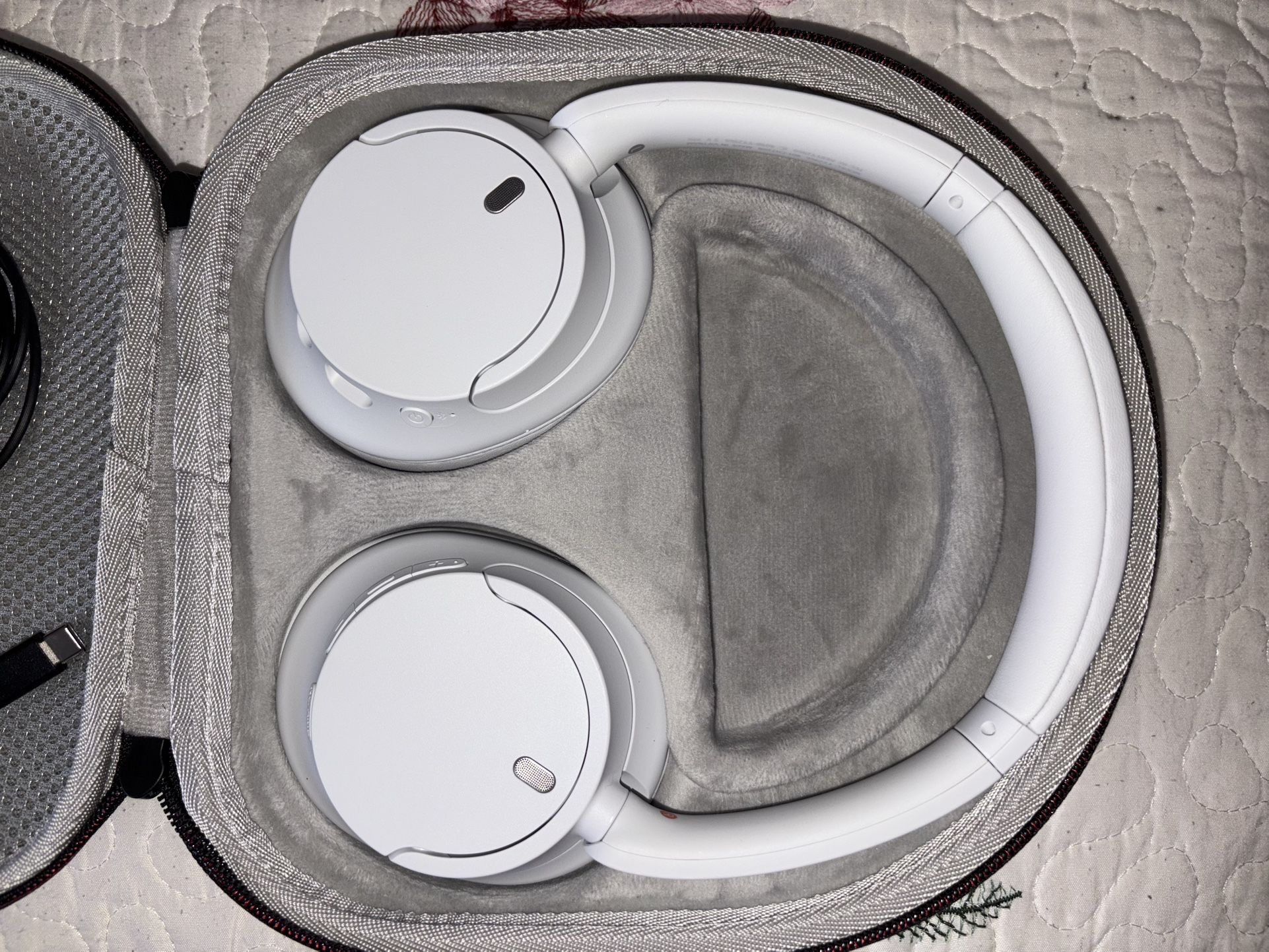 Sony WHCH720N Bluetooth Wireless Noise-Canceling Headphones - White