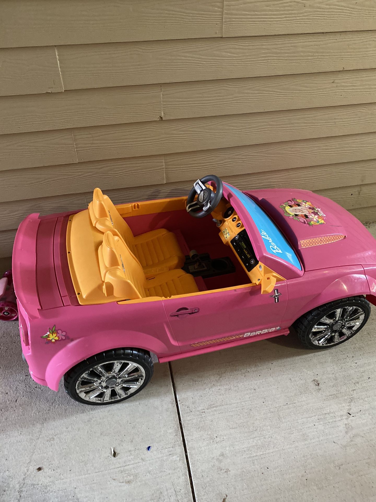 Barbie 2 seat ford mustang car