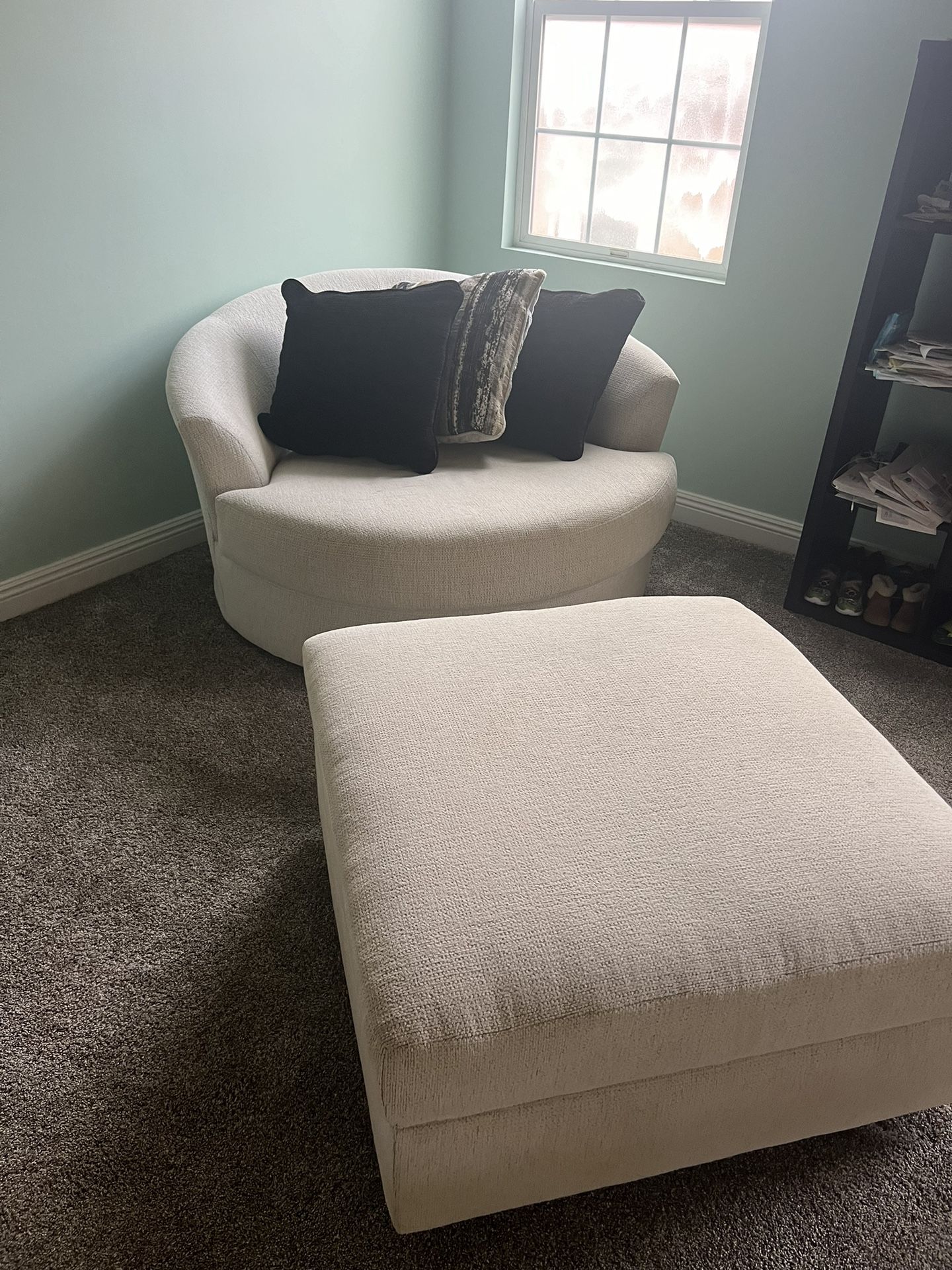 Extra Large Swivel Chair And Ottoman
