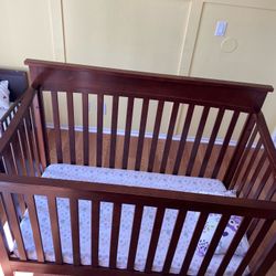 DaVinci 4-in-1 Convertible Crib With Mattress