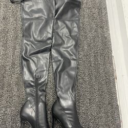 Black Boots 