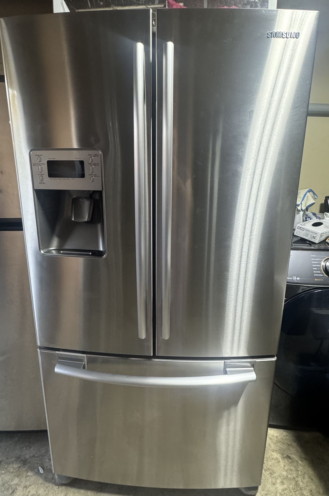 Refrigerator 