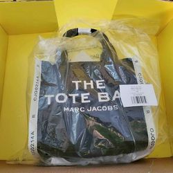 The Tote Bag - Marc Jacob’s 