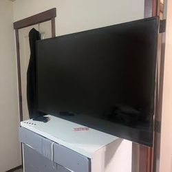 it’s a   54 inch tv instiaga smart tv