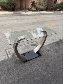 Entry way console table