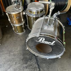 Pearl Drum Set 