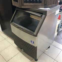 Commercial Ice Maker 