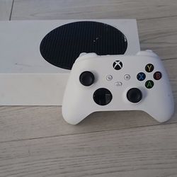 Xbox Series S With Controller 