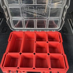 MILWAUKEE JOB-SITE.  ORGANIZATION  CASE.   BRAND NEW.                      HABLO ESPAÑOL.