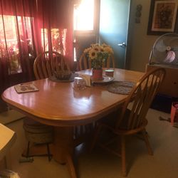 Perfect Table For Up To 8 ! 