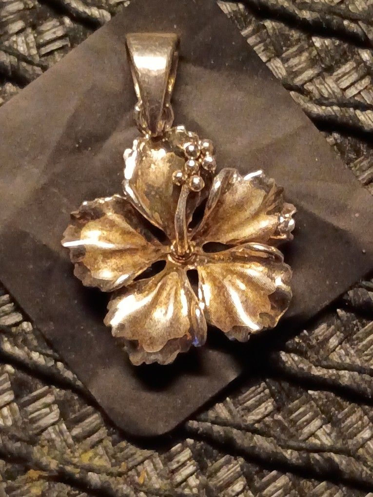 925 Sterling Silver Flower Pendant From Hawaii