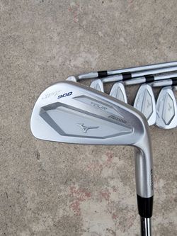 Mizuno JPX 900 Tour Forged Iron Set 5-PW Project X LZ 5.0 Steel Regular Flex Right Handed