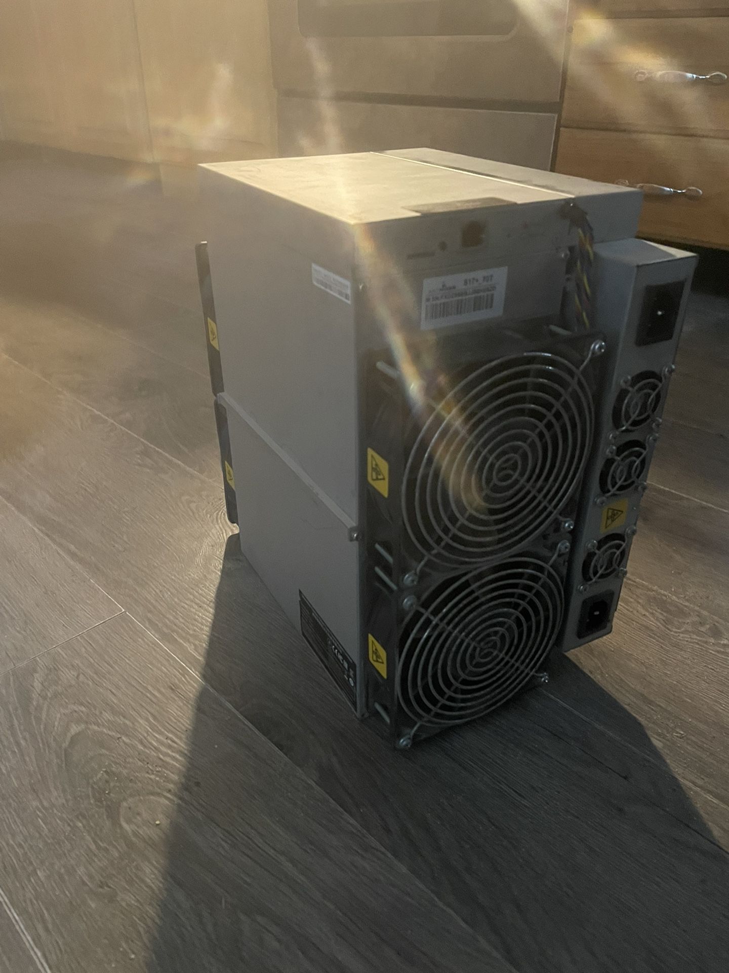 Bitmain S17+ 70th/76th Antminers Bitcoin Asic Miners