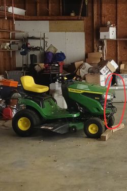 John Deere S100 Riding Mower