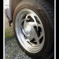 Eagle alloy 17 inch wheels ad tires