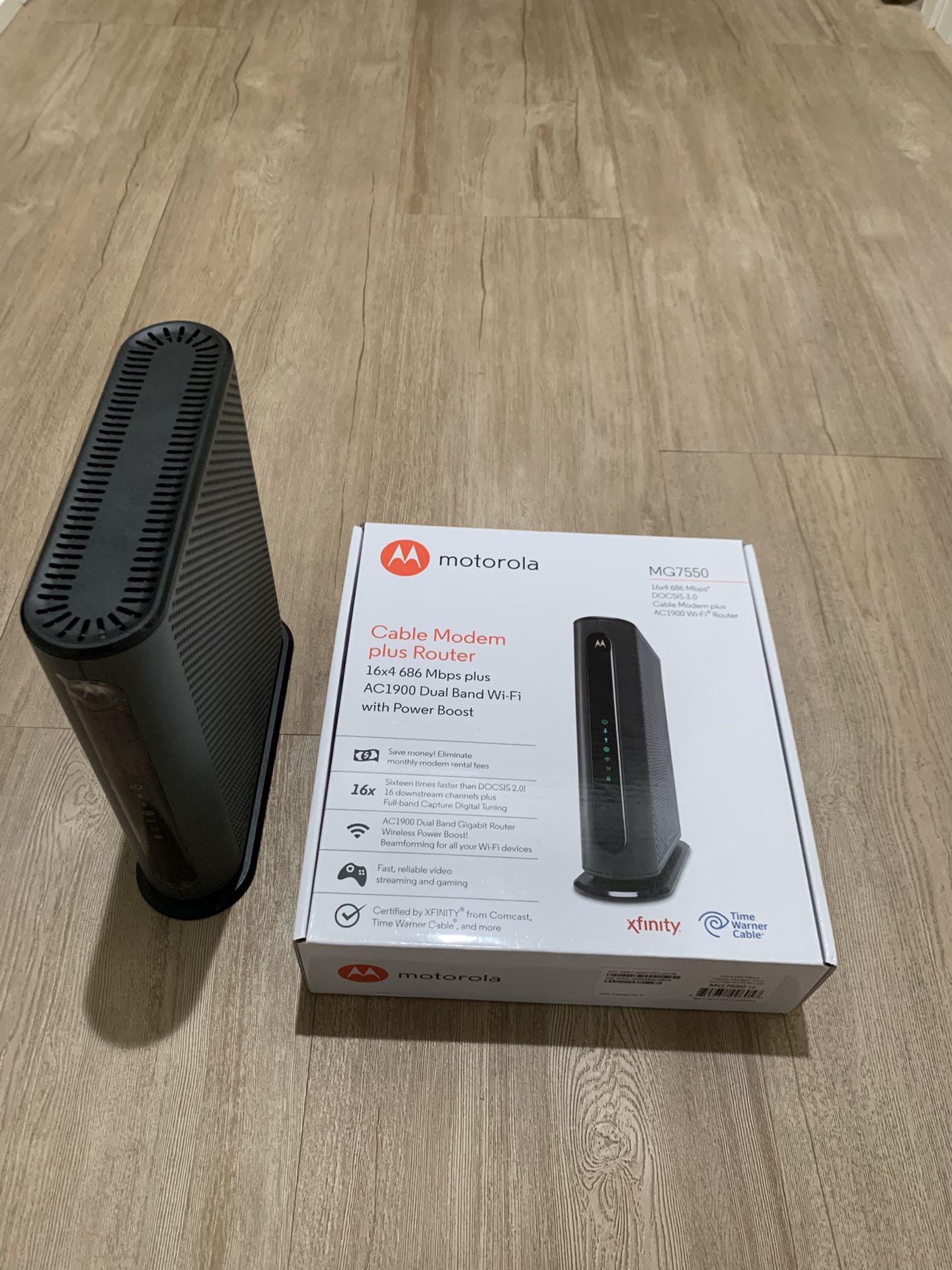 Motorola MG7550 Cable Modem Plus Router