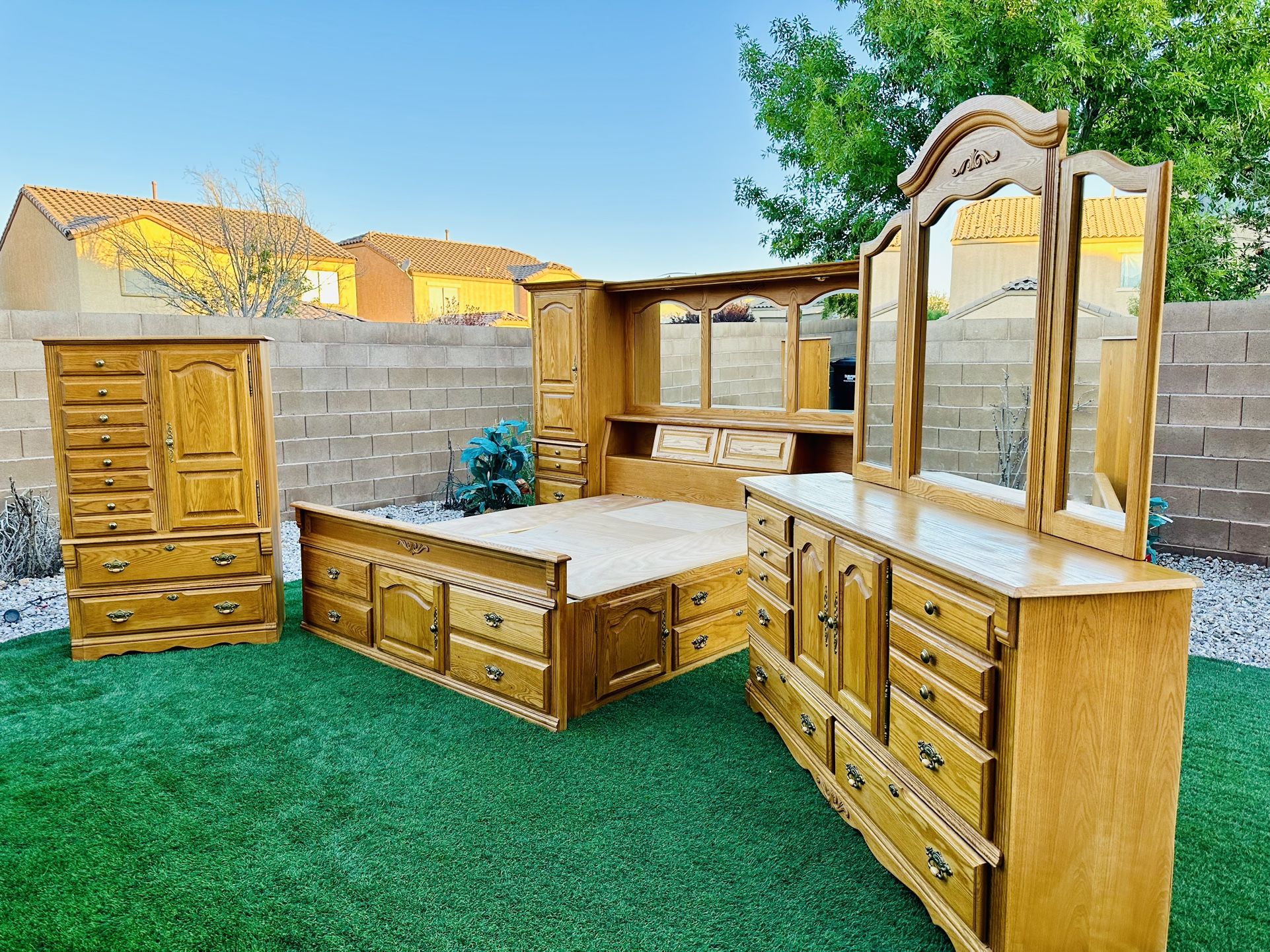 MUST GO!!!! MAKE ME AN OFFER YOU PICK UP!! ( BLUE DIAMOND & EL CAPITAN ) CAL KING BEDROOM SET 