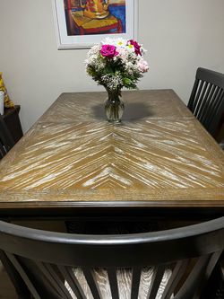 Solid Two-Tone Dining Table with 4 Chairs