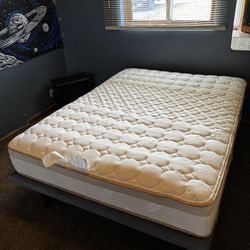 Saatva Memory Foam Hybrid Queen Practically New