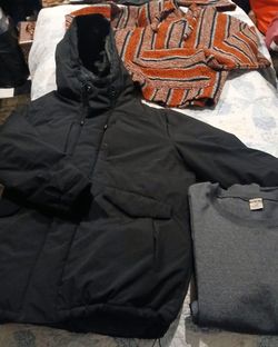 Men's Size XL Bundle $25