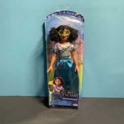 Disney Encanto Mirabel Madrigal Fashion Doll
