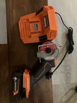 18V MAX Output Starter Kit with 4.0 Ah MAX Output Battery and Charger with 18V Subcompact Multi-Material Saw