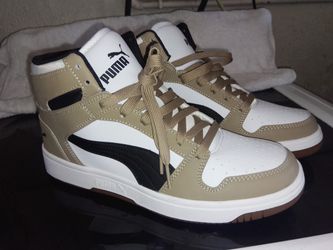 Men's Sneakers Pumas Size 8.5