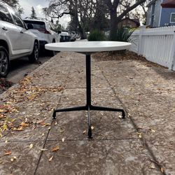 ❄️⚪️ Herman miller Eames Table 30 DIA⚪️❄️