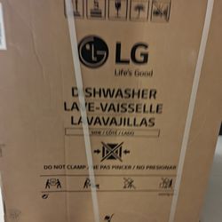 24 in. in Stainless Steel Front Control Dishwasher with NeveRust Stainless Steel Tub and Dynamic Dry

Brand New in the BOX