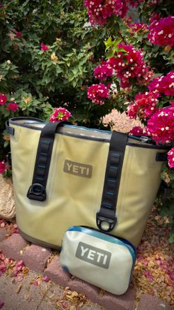 YETI Cooling Bag w/small bag and all belts