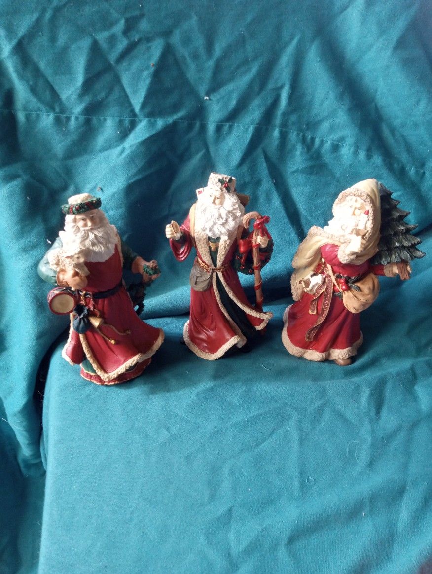 Midwest Figurines Santa Clauses