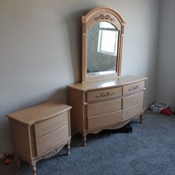 Dresser Set