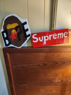 Wall art (designer logo)