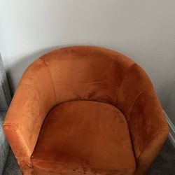 Tufted Chair 