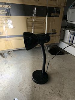 2- desk lamps