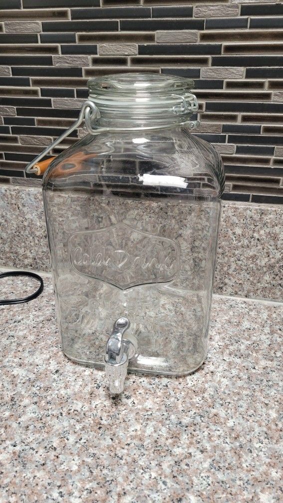 NICE GLASS WATER DISPENSER